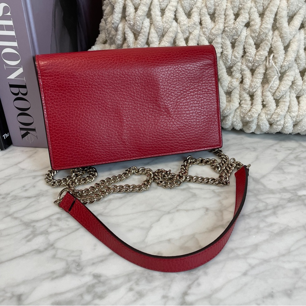 Gucci Interlocking GG Crossbody Chain Bag - Picture 2 of 9
